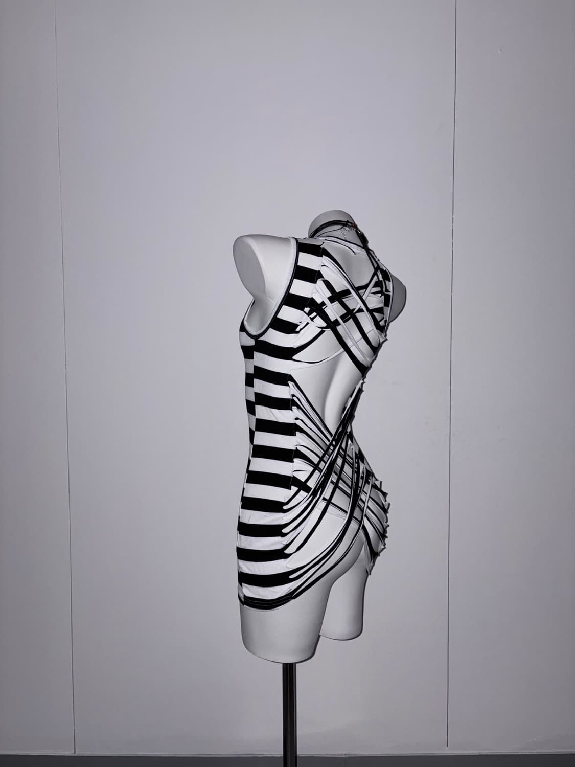 00s 에드하디맛 갸루펑크 슬림핏 스트라이프 원피스 상품이미지3