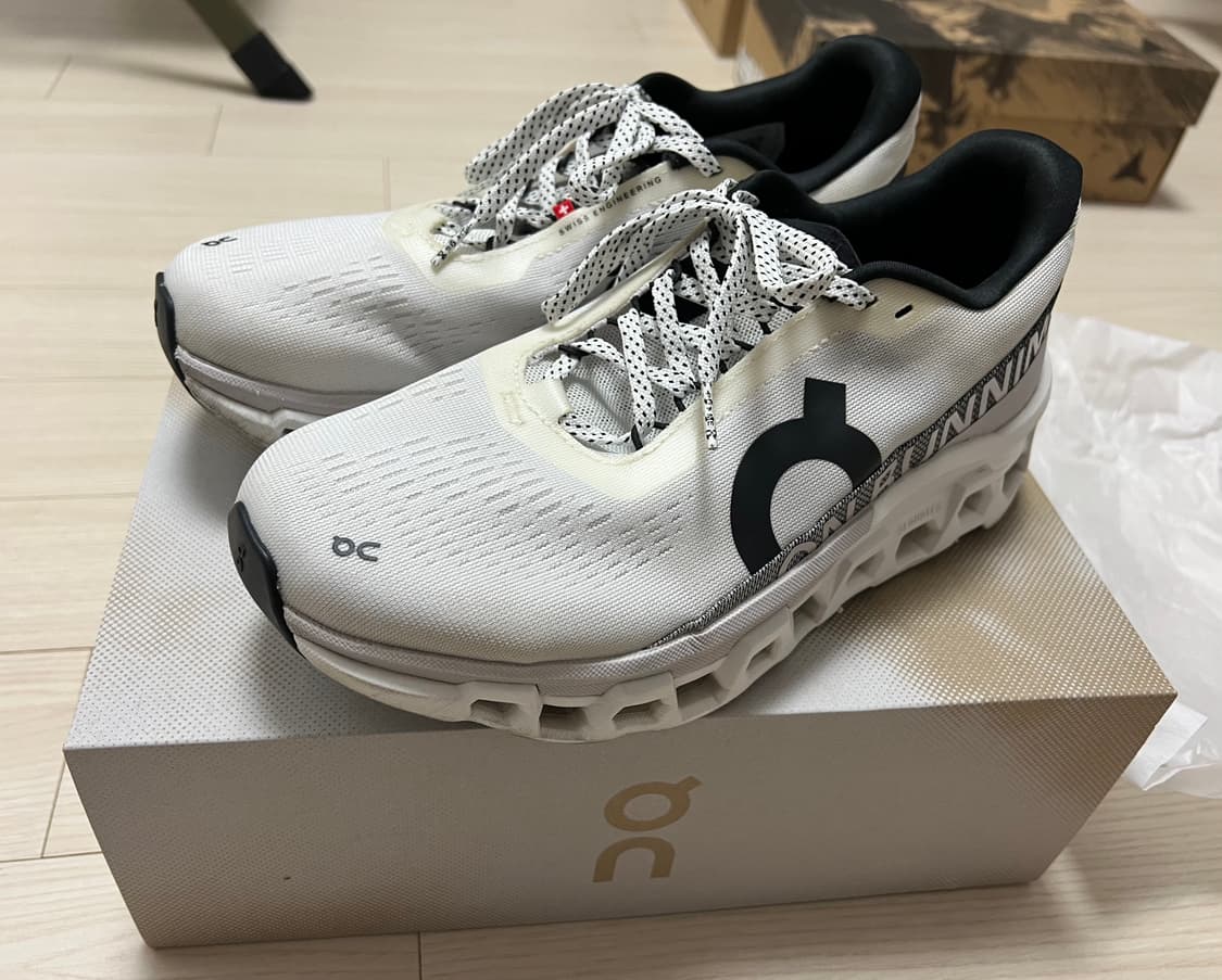 (260)온러닝 클라우드 몬스터2 화이트 상품이미지1