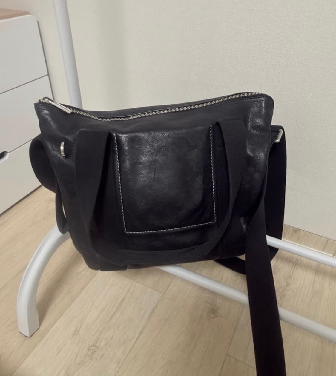 릭오웬스 레더 숄더백 상품이미지1