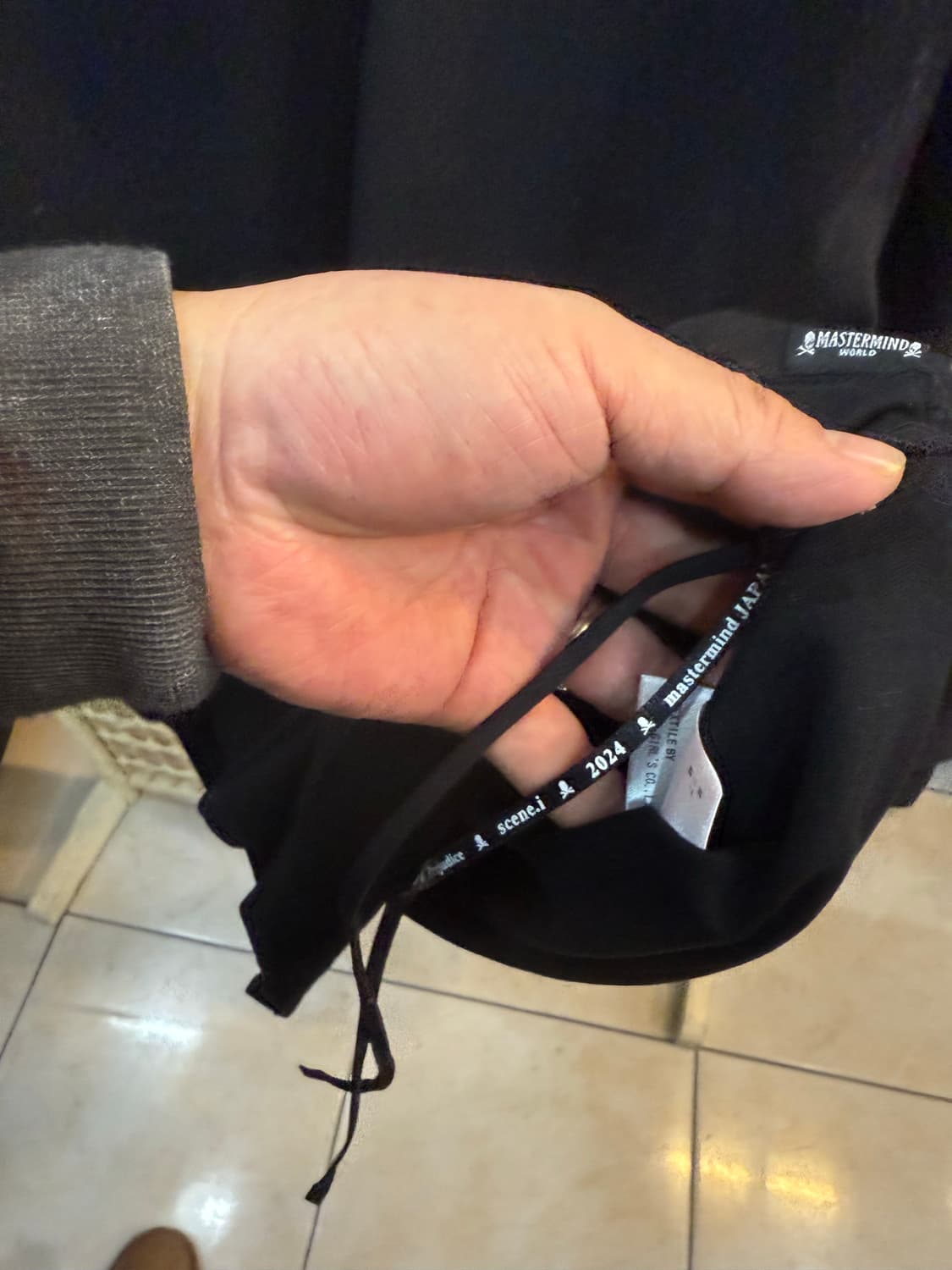 95-100 정품 마스터마인드 월드 맨투맨 팝니다 상품이미지5