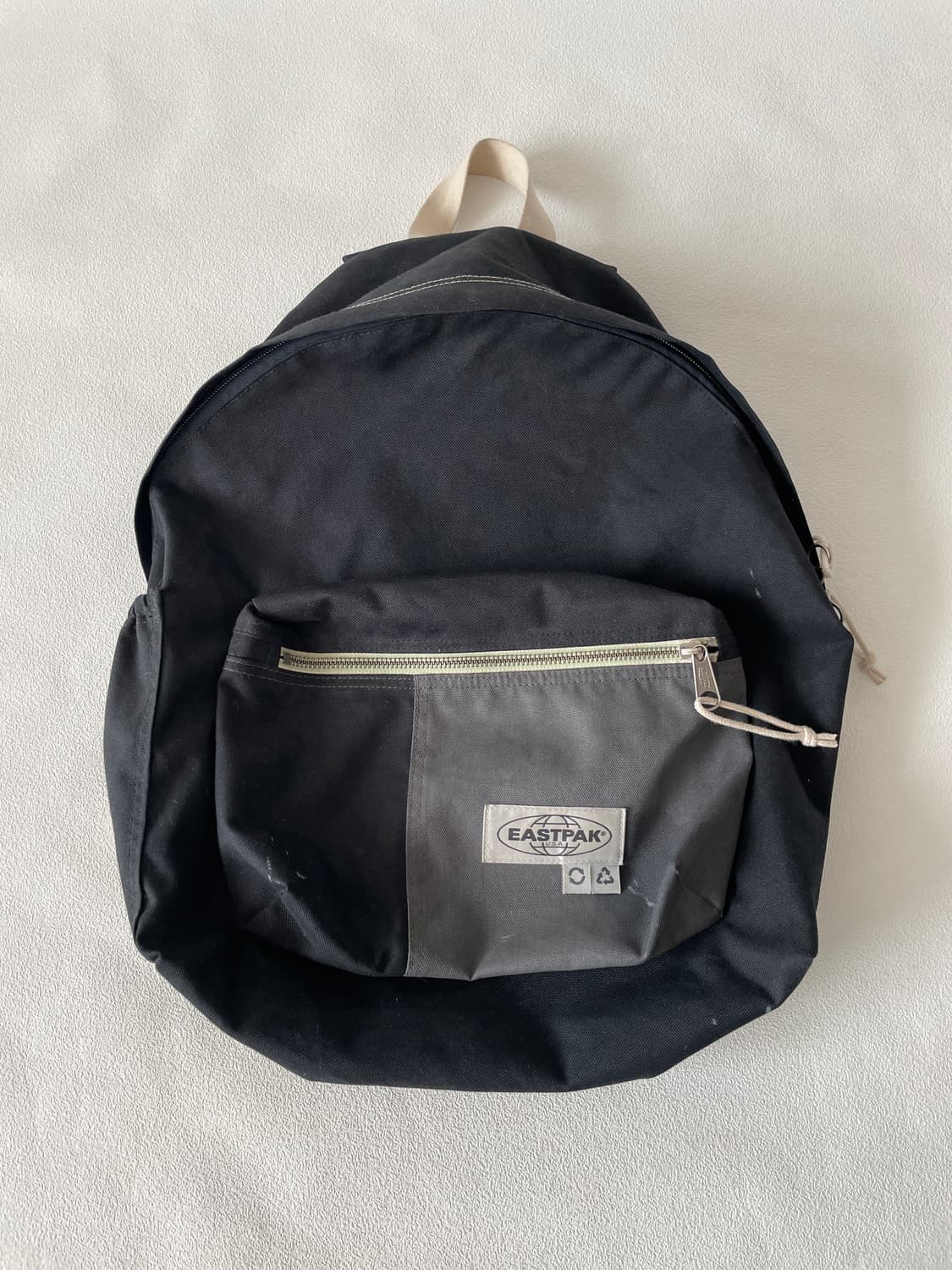 이스트팩(EASTPAK) 리싸이클 백팩 상품이미지2