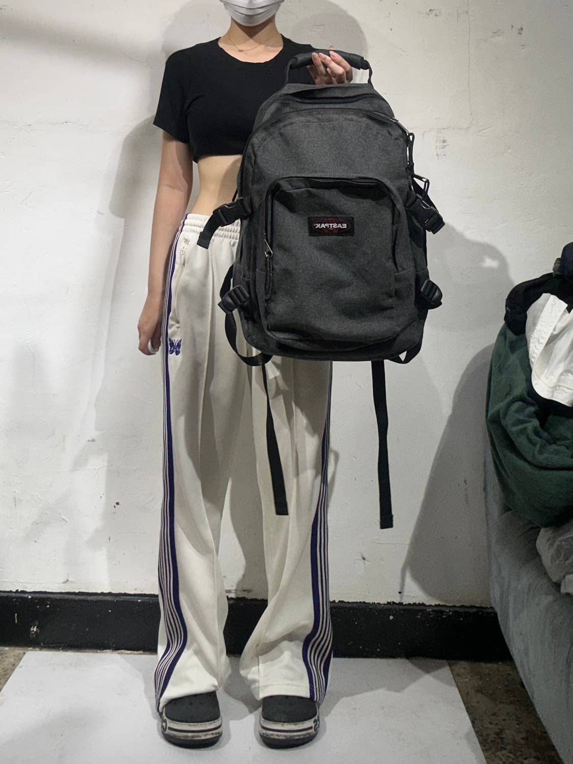 이스트팩 그레이 백팩 가방 상품이미지2