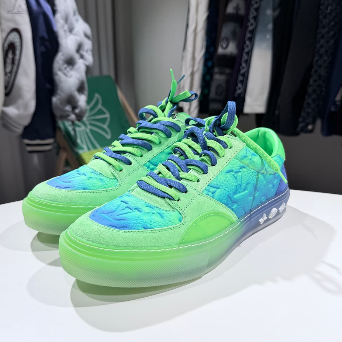 (A+/8) / 루이비통 LV 올리 리슐리외 스니커즈 네온 컬러 로즈 상품이미지2