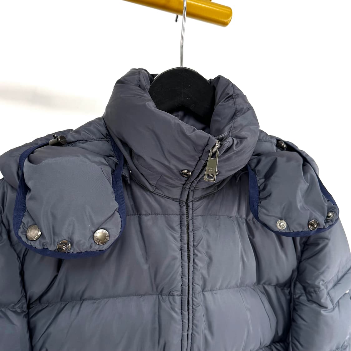 [46사이즈] 프라다 삼각로고 패딩 후드 자켓 (SGH719) 상품이미지7