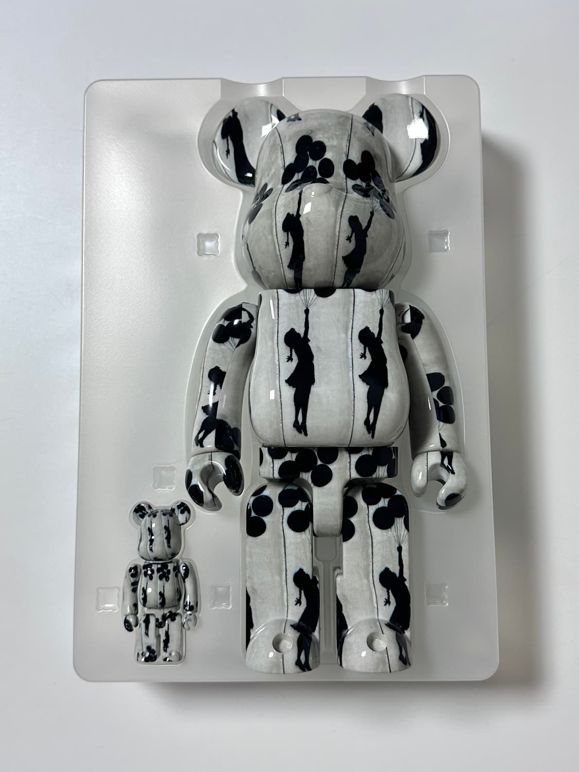 베어브릭 뱅크시 플라잉 벌룬 걸 100% & 400% 상품이미지1