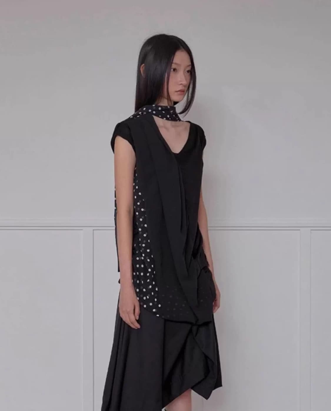 Layered Dot Scarf T-Shirt 상품이미지3