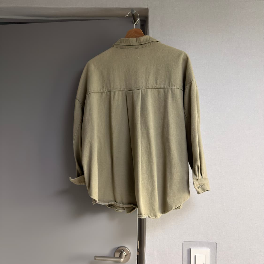 오버핏 트윌 면 자켓 카키 상품이미지4