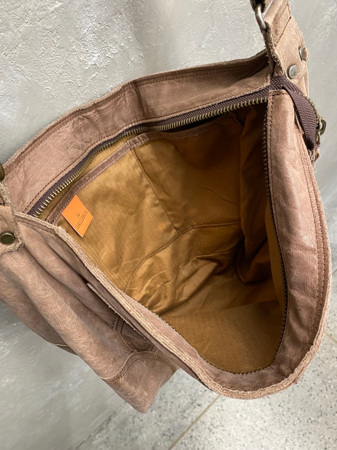 [37*24] LA Galleria 재팬 메이드 레더 크로스백 상품이미지6