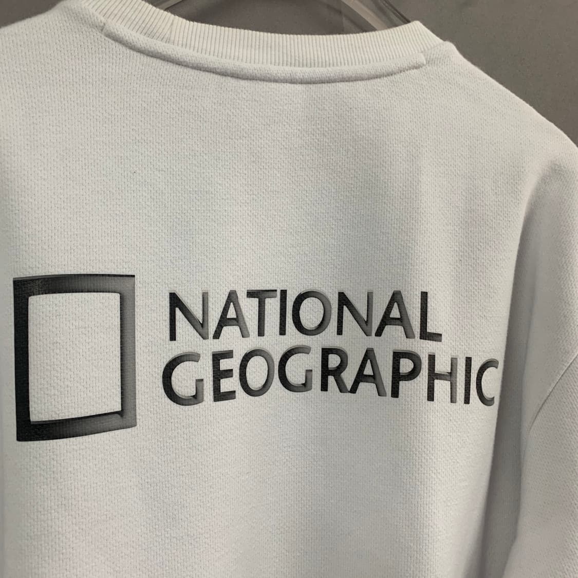 XL 내셔널지오그래픽 빅 로고 프린팅 와펜 맨투맨 상품이미지3