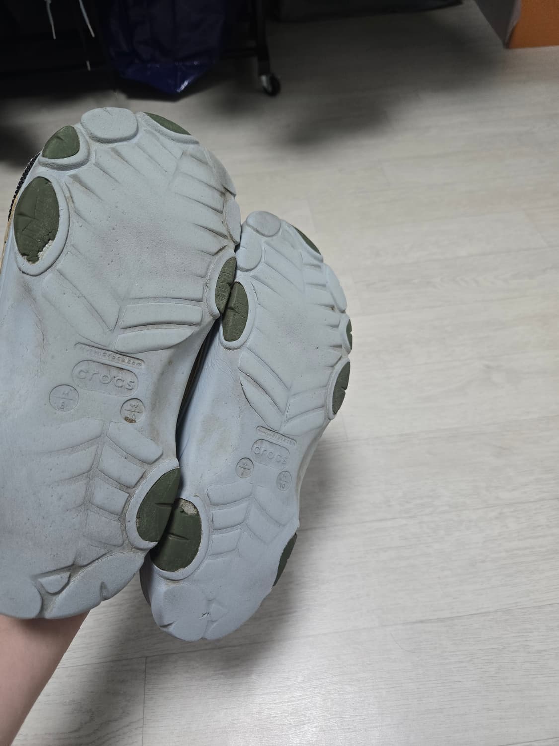 크록스  x 빔즈 샌들 265 US8사이즈 팝니다 상품이미지3