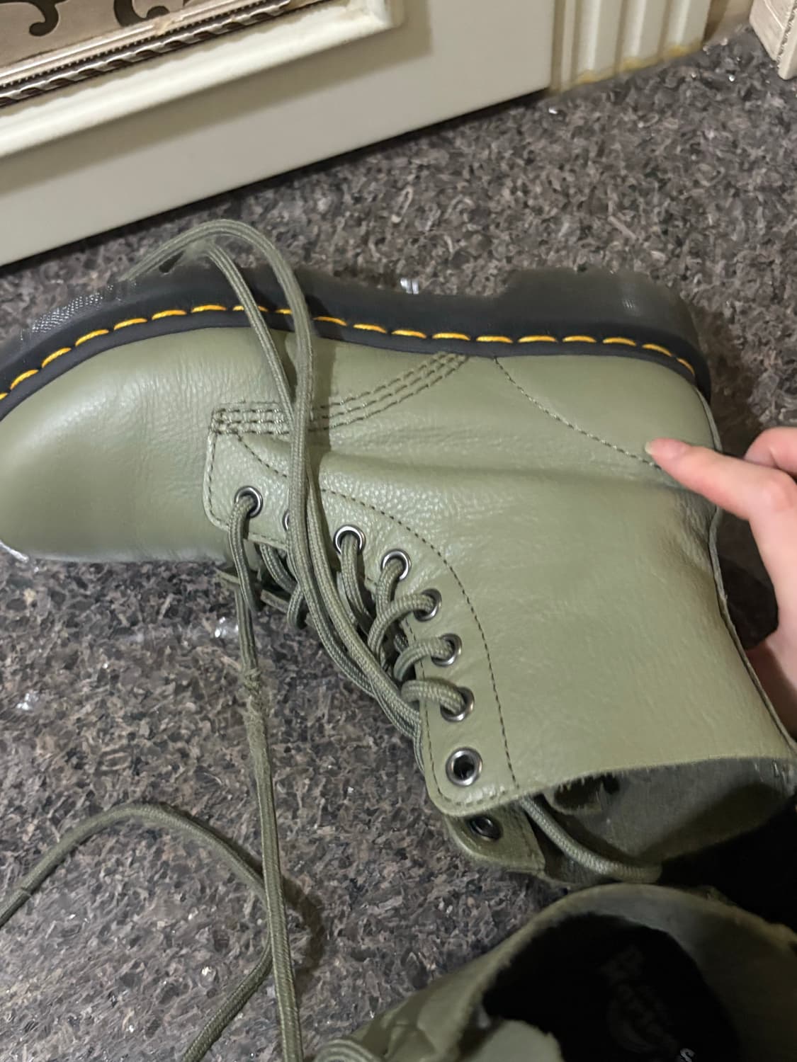 닥터마틴 1460 파스칼 여성 8홀 워커 카키 230 상품이미지6