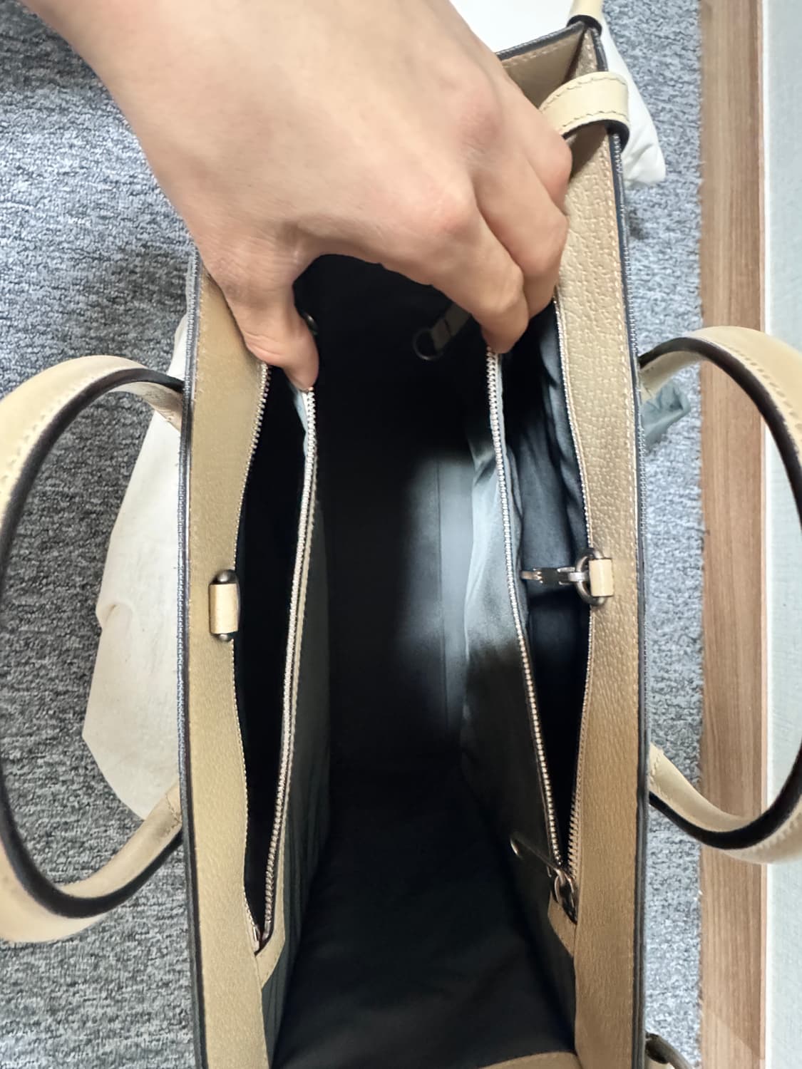 [정품/가격인하] 구찌 오프 더 그리드 나일론 토트백 상품이미지4