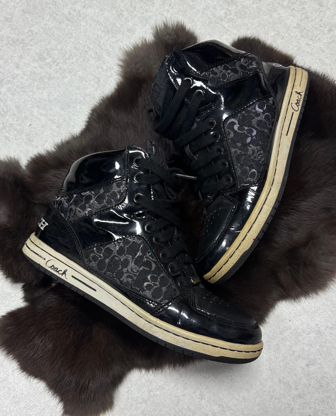 코치 갸루 시그니처 하이탑 스니커즈 블랙 상품이미지1