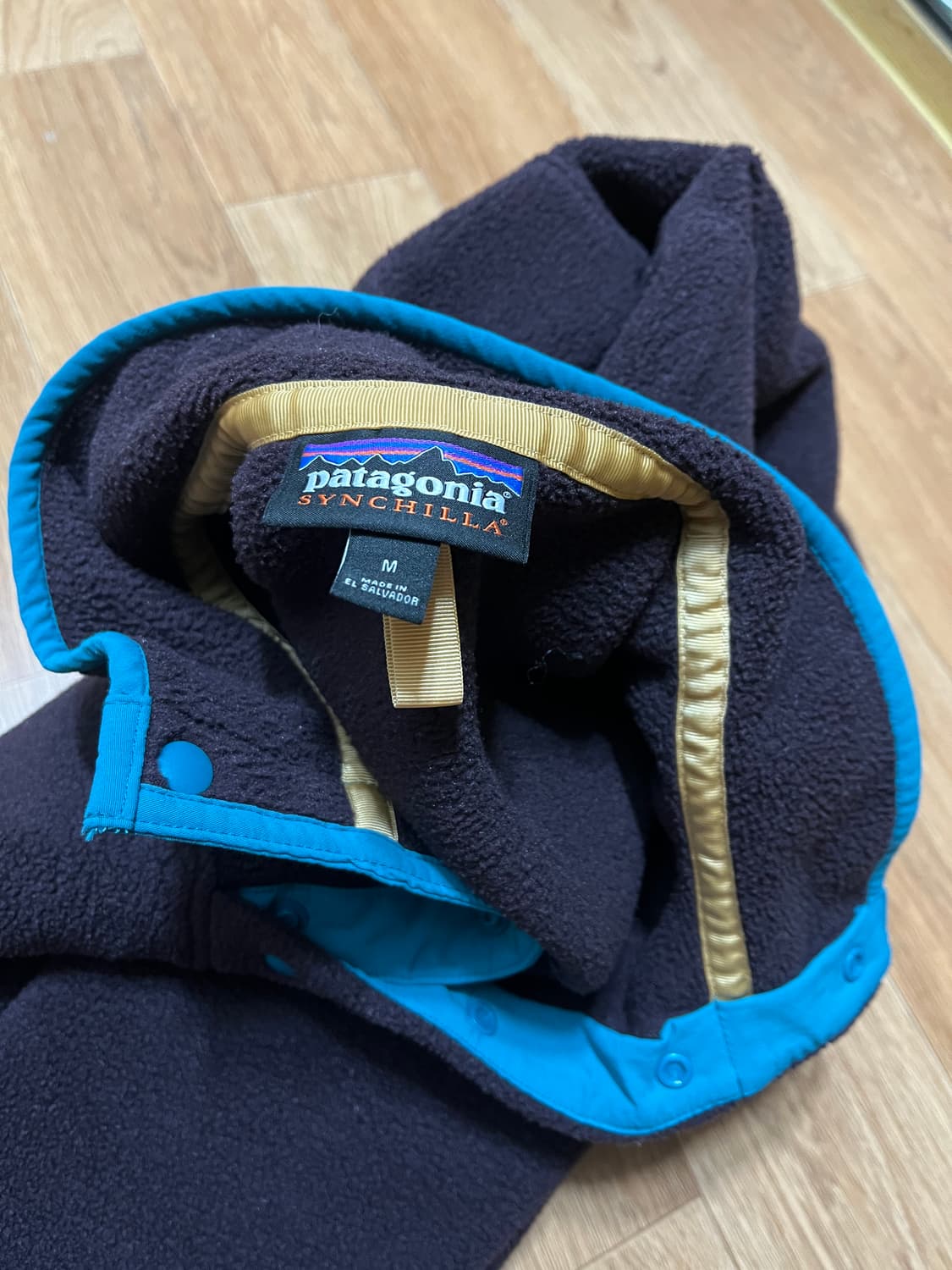 1회 착 파타고니아 신칠라 옵시디안 플럼 m 플리스 아노락 상품이미지3