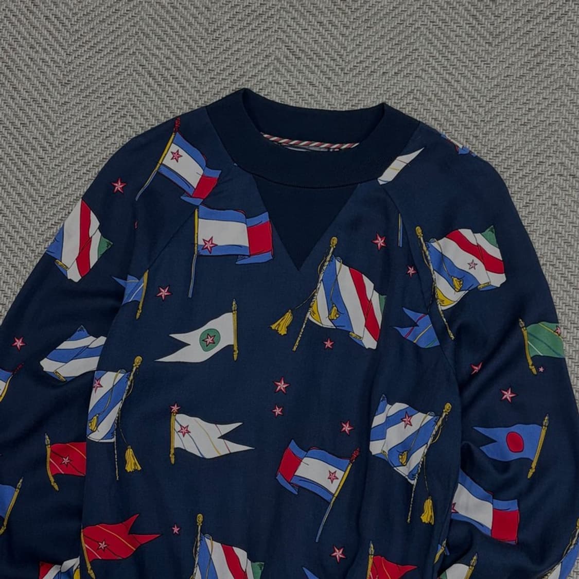 타미힐피거 일러스트 맨투맨 v1321 상품이미지3