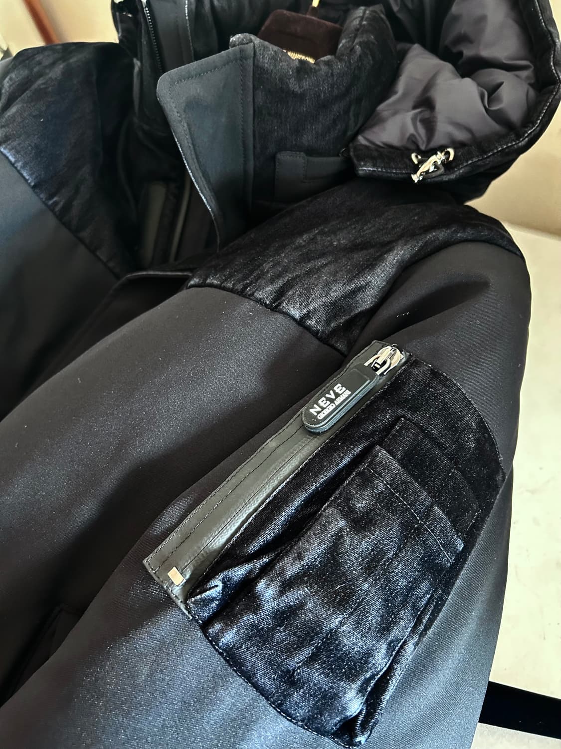 조르지오 아르마니 네베 패딩 상품이미지7