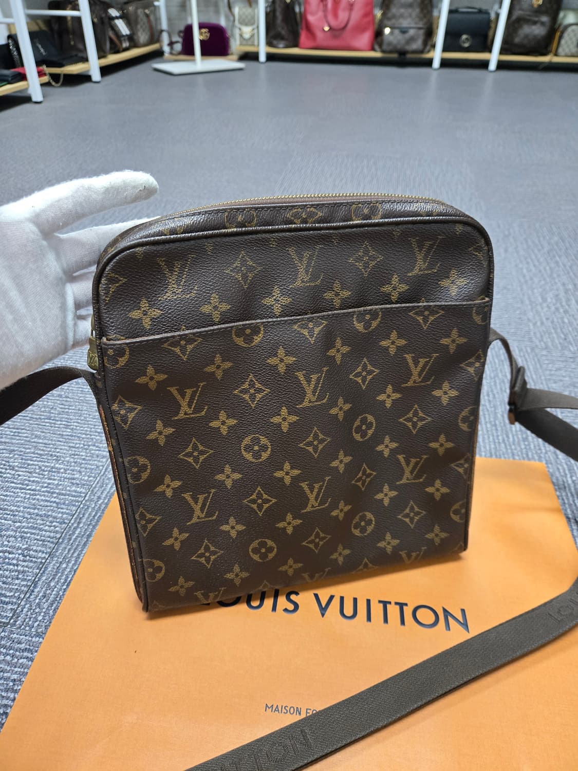 [특가][정품] 루이비통 모노그램 메신저백 상품이미지1
