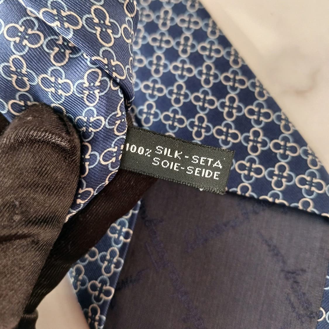 페라가모 실크 간치니&클로버 넥타이 8.5cm A~B등급 A19212
 상품이미지10