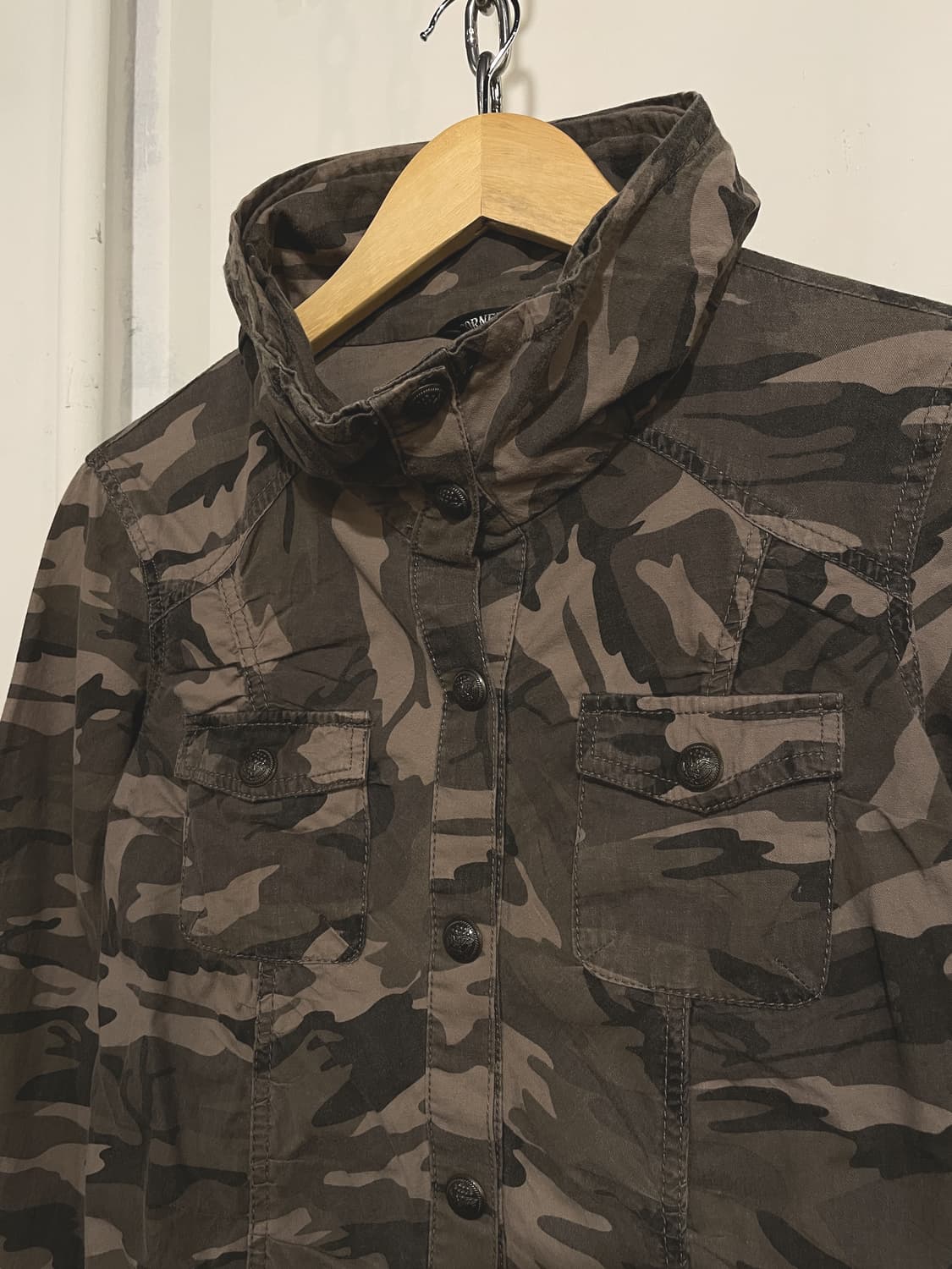 cornflake 각인버튼 카모 그런지 디테일 셔링 밀리터리 셔츠 상품이미지2