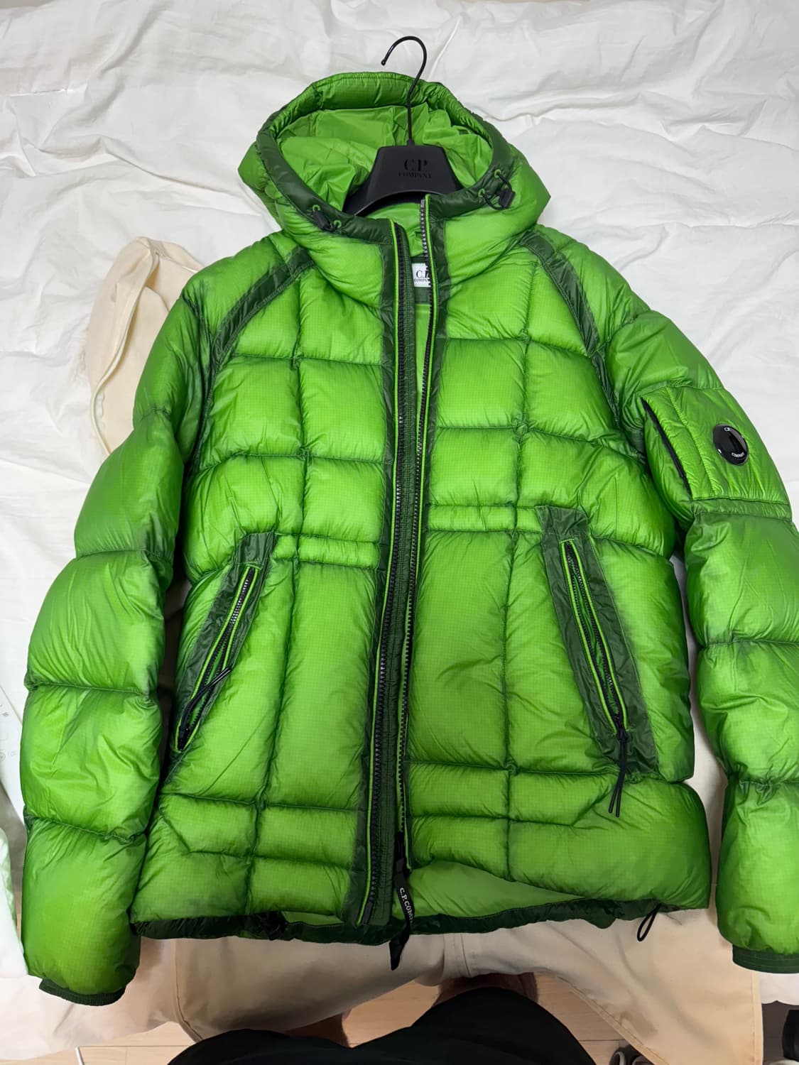 Cp컴퍼니 DD쉘 디디쉘 23fw 사이즈 L(100) 상품이미지2