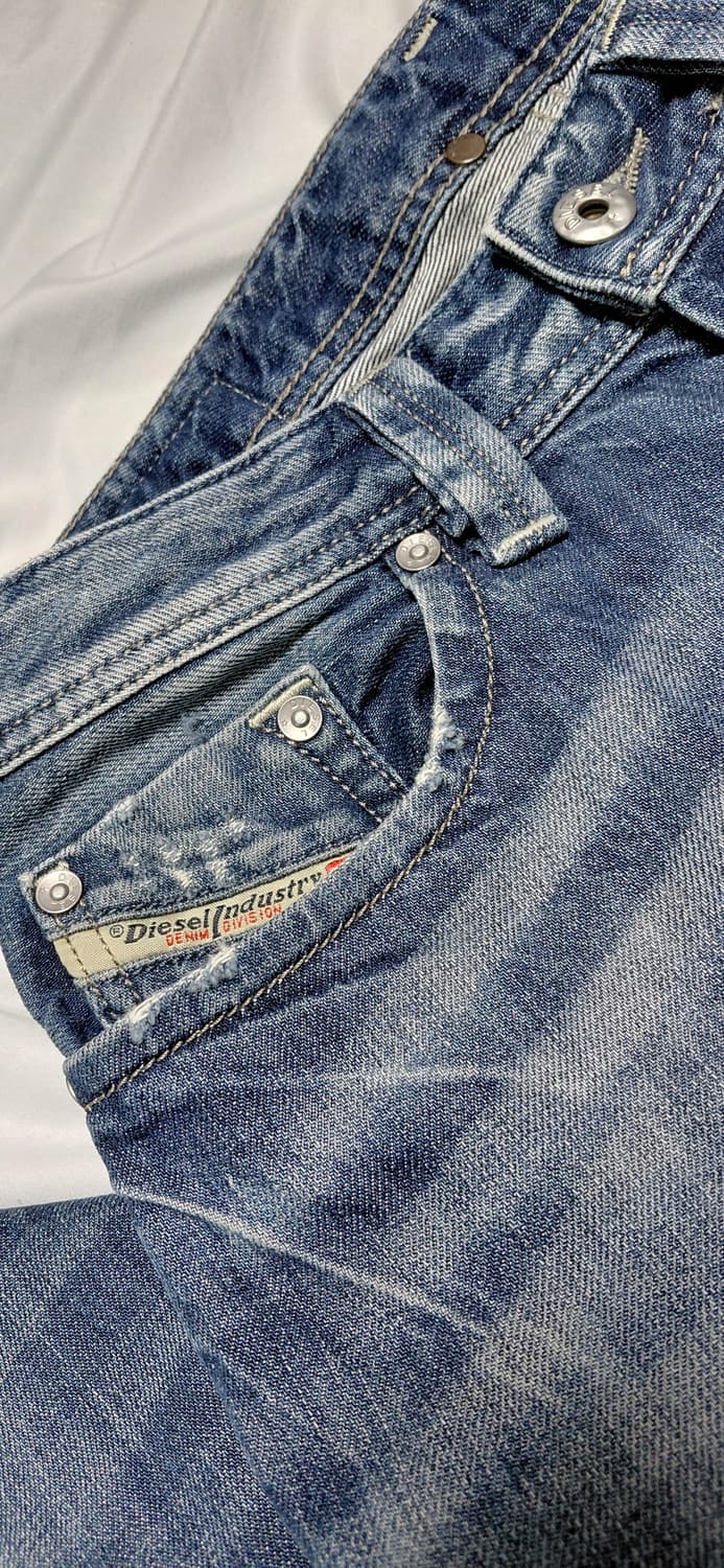 [W26] 디젤 라키(Larkee) 0859Y 레귤러 스트레이트 데님 상품이미지1