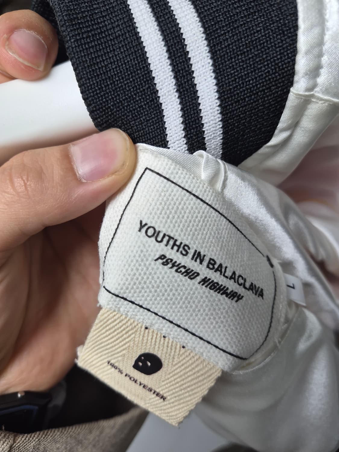 Youths in balaclava 스카잔 라지사이즈 상품이미지3