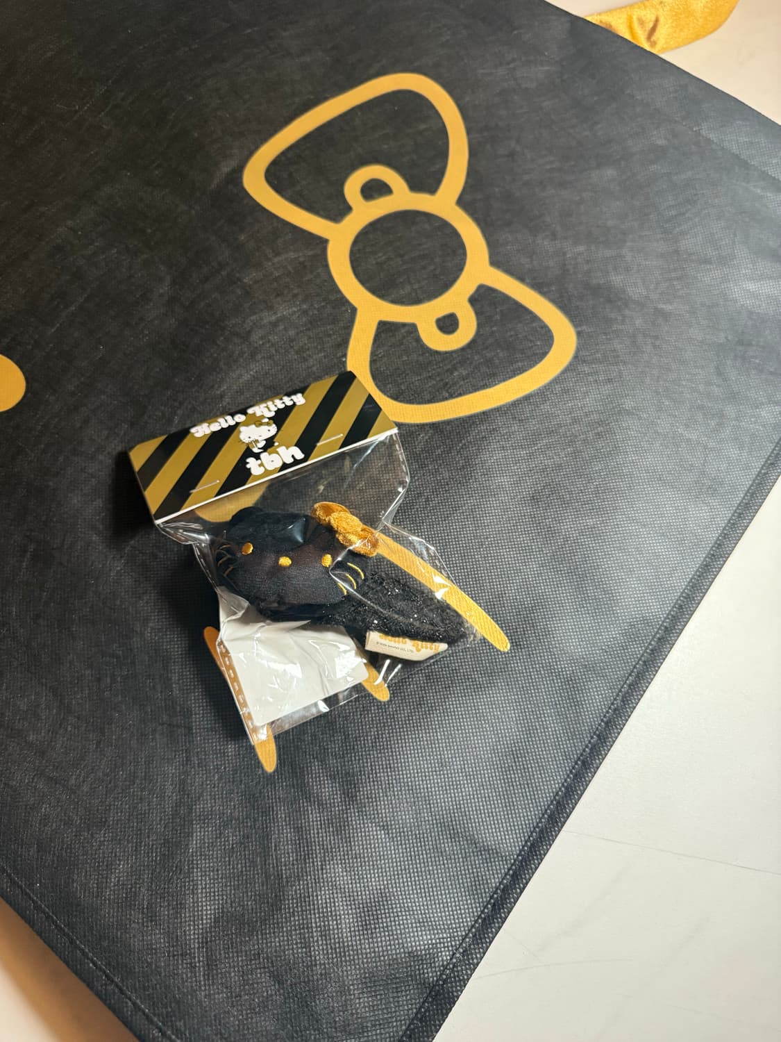 tbh x 헬로키티 서울 리미티드 헤어핀 리본 / 키티 상품이미지3