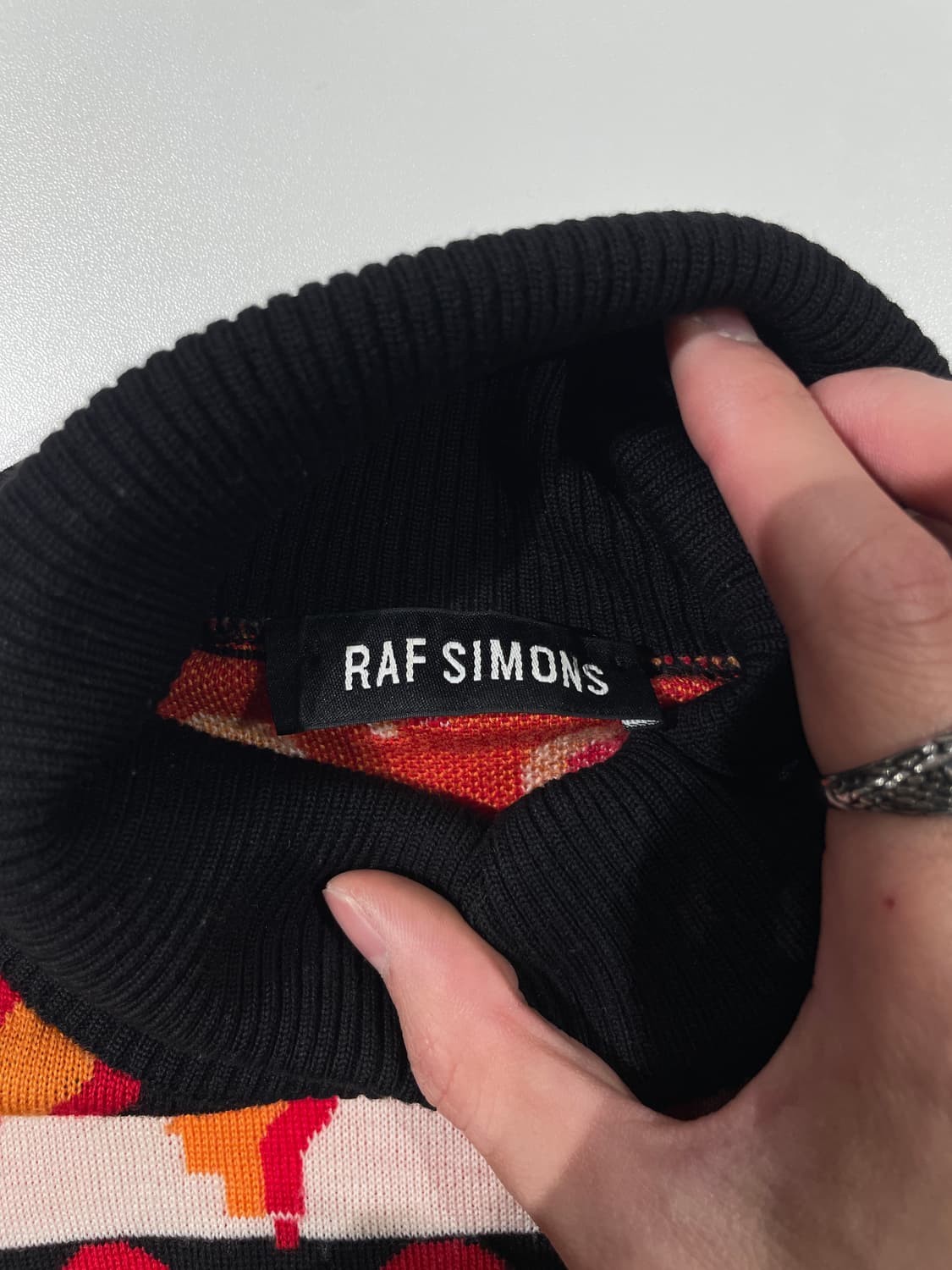 라프 시몬스 13F/W 런웨이 퀘스쳔 마크 스트라이프 터틀넥 니트 상품이미지7