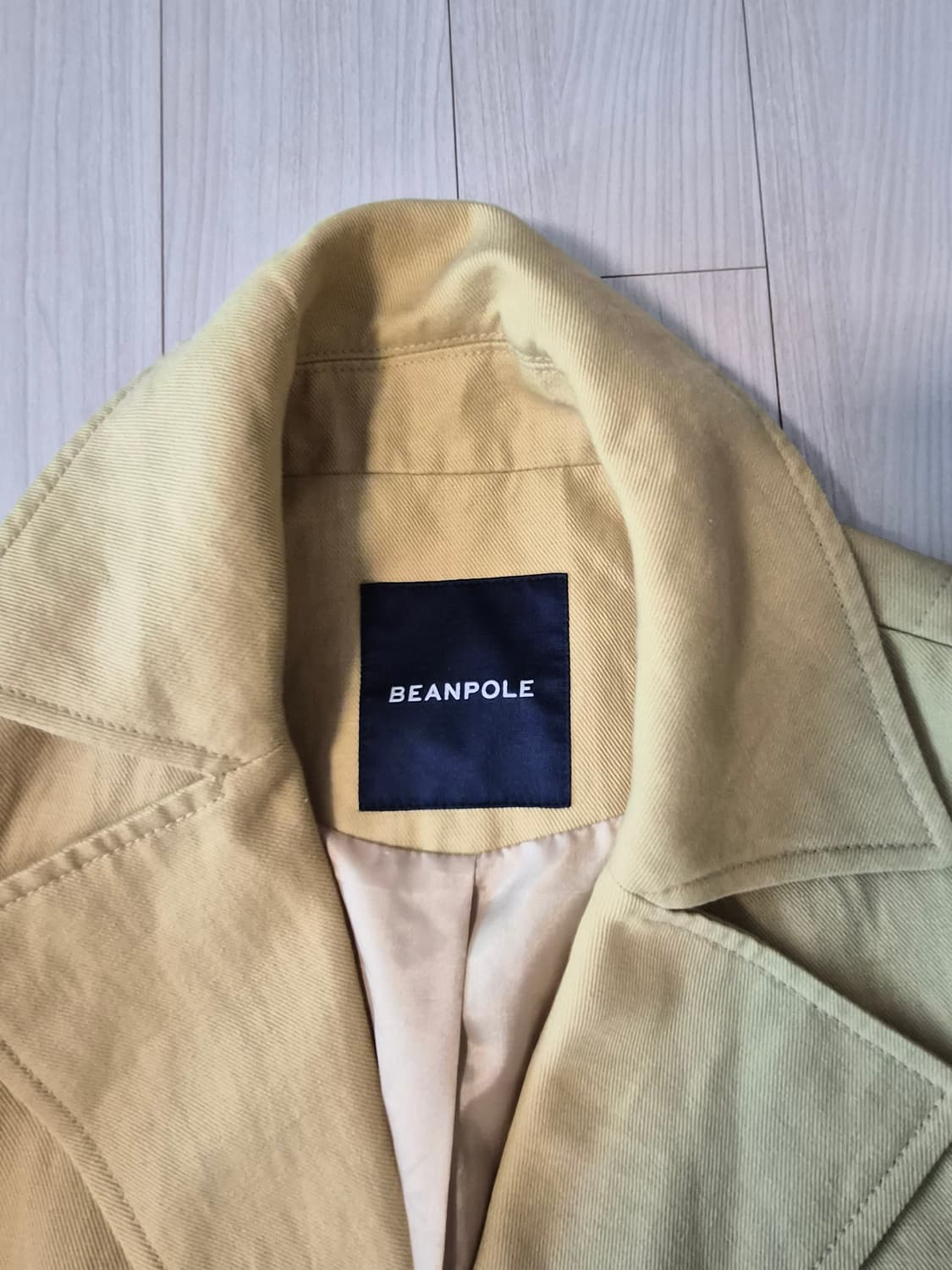 [빈폴] 산뜻한 옐로우 린넨 혼방 하프 트렌치코트 (90사이즈) 상품이미지4