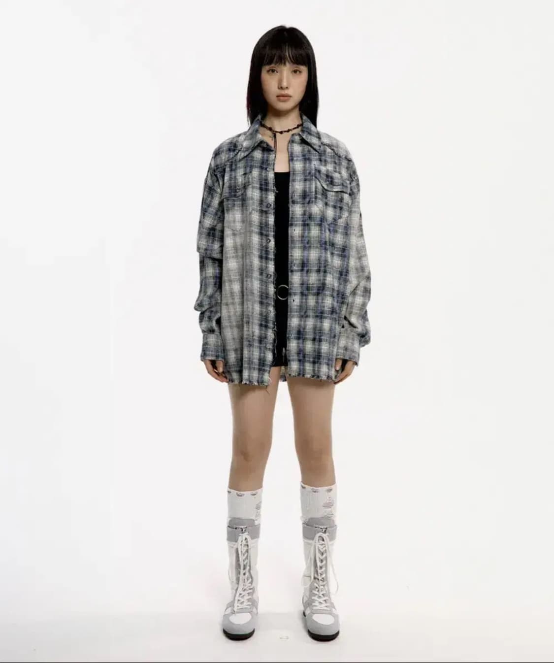 러프넥 워싱 체크 셔츠 블루 상품이미지2