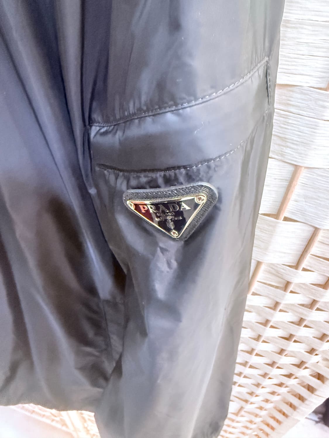 105 정품 프라다 삼각로고 후드바람막이 팝니다 상품이미지2