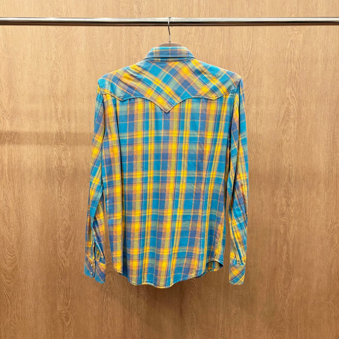 디젤 웨스턴 코튼 셔츠 체크 패턴 플랩 포켓 버튼 디테일 블루 옐로우 상품이미지3