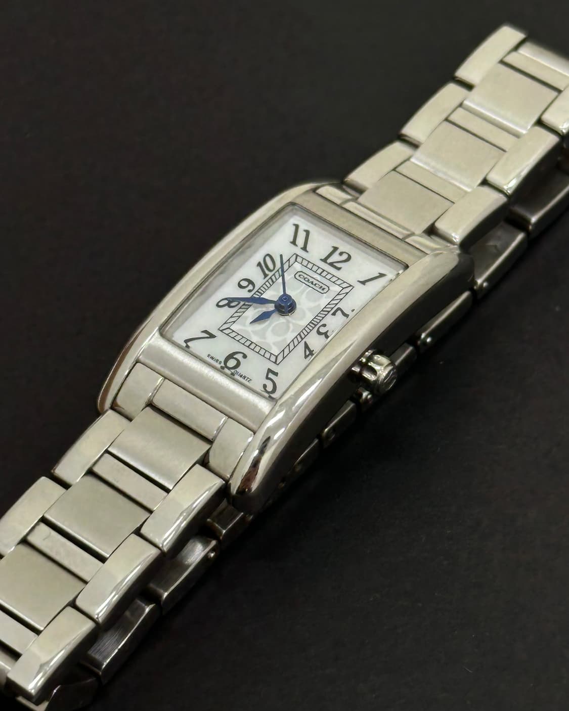 코치 자개 다이얼 렉탱귤러 쿼츠 시계 상품이미지4