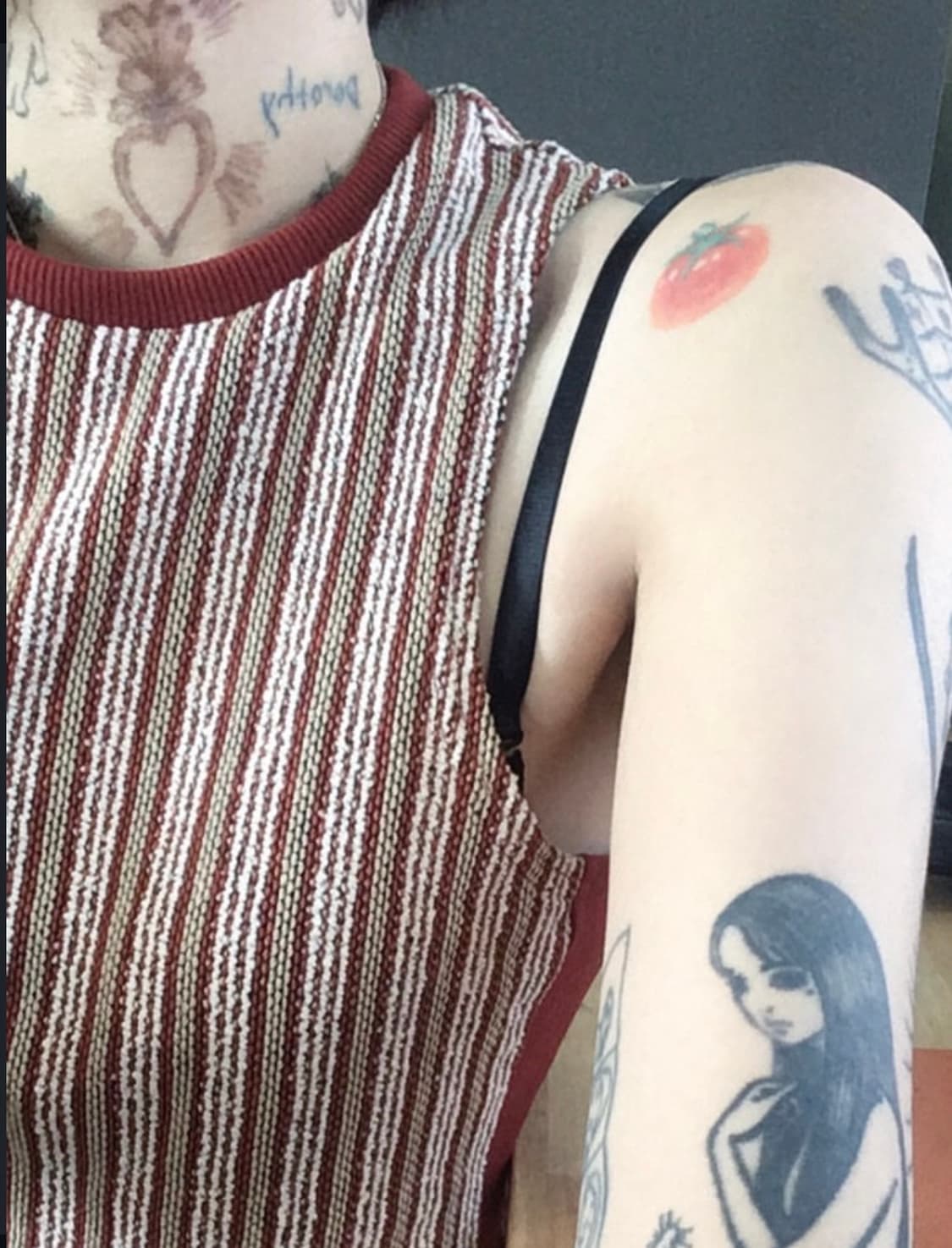 999humanity 자가드 슬리브리스 레드 (착샷ㅇ) 상품이미지1