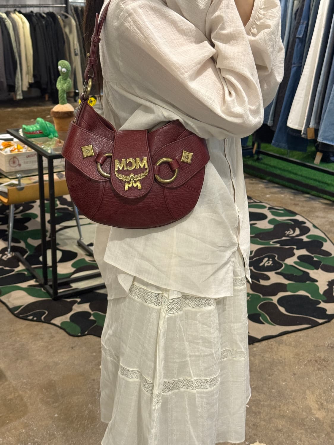 MCM 빈티지 호보백 딥버건디 상품이미지3