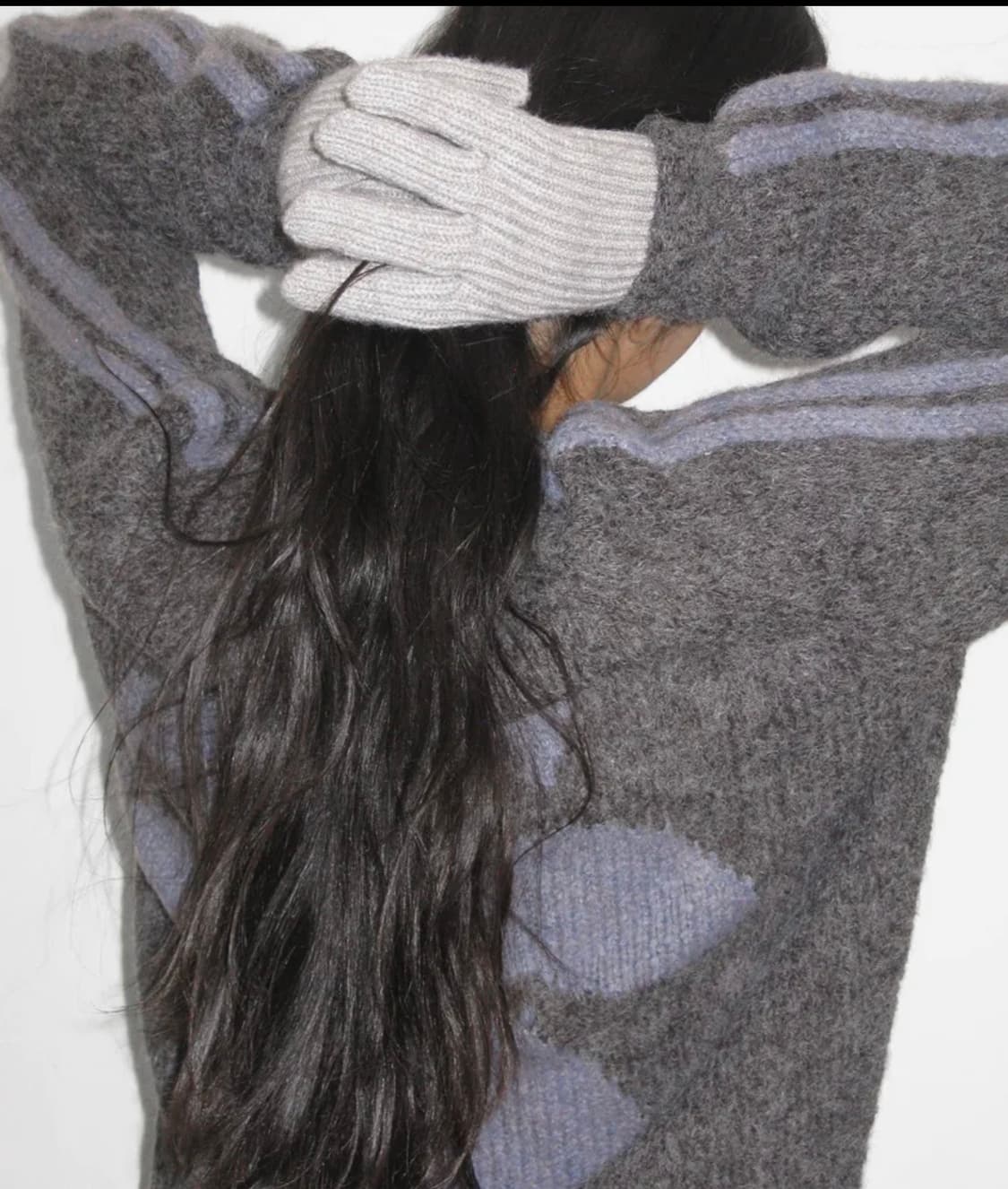 릴리 부클 니트 스웨터_차콜 상품이미지1