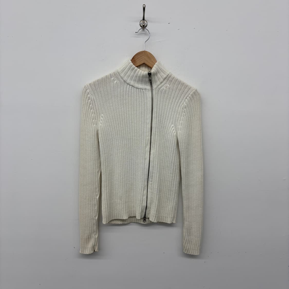 띠어리 화이트 골지 사선 디테일 니트 집업 가디건 여성 S 상품이미지1