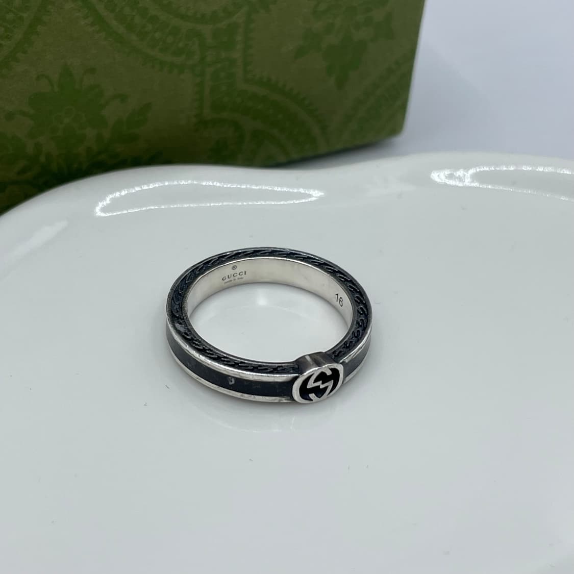 구찌 반지 16호 인터로킹 블랙 링 상품이미지2