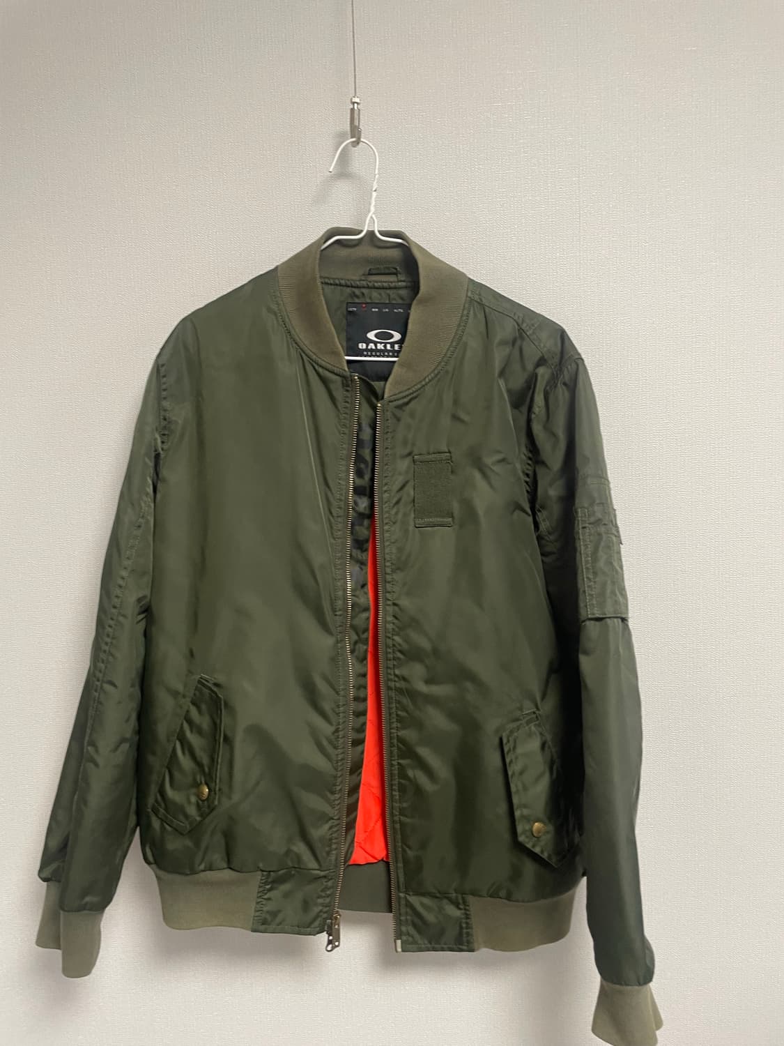 오클리 MA-1 봄버 자켓 카키 상품이미지1