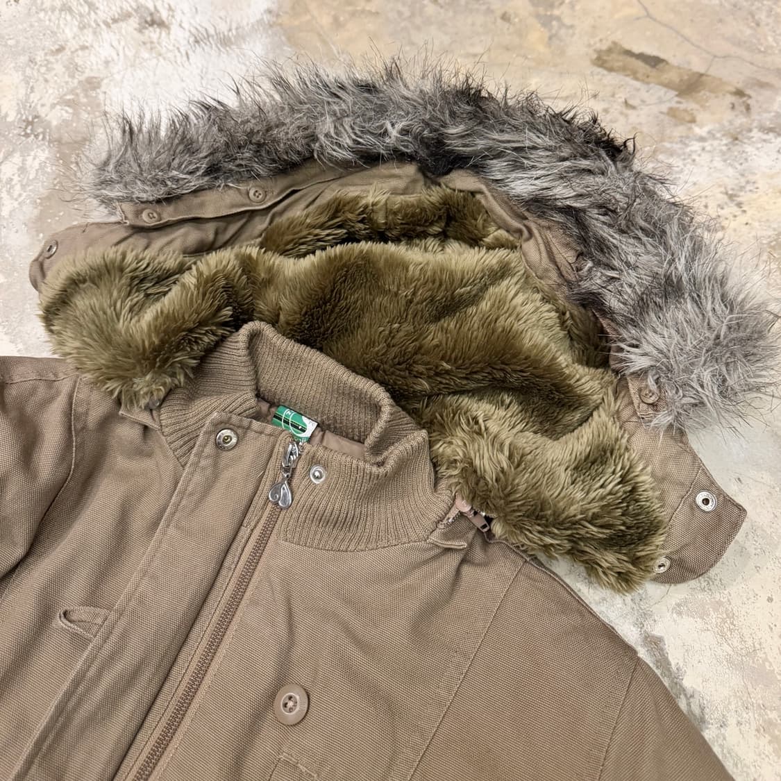 T&C Surf Design 패디드 퍼 봄버 자켓 베이지 상품이미지4