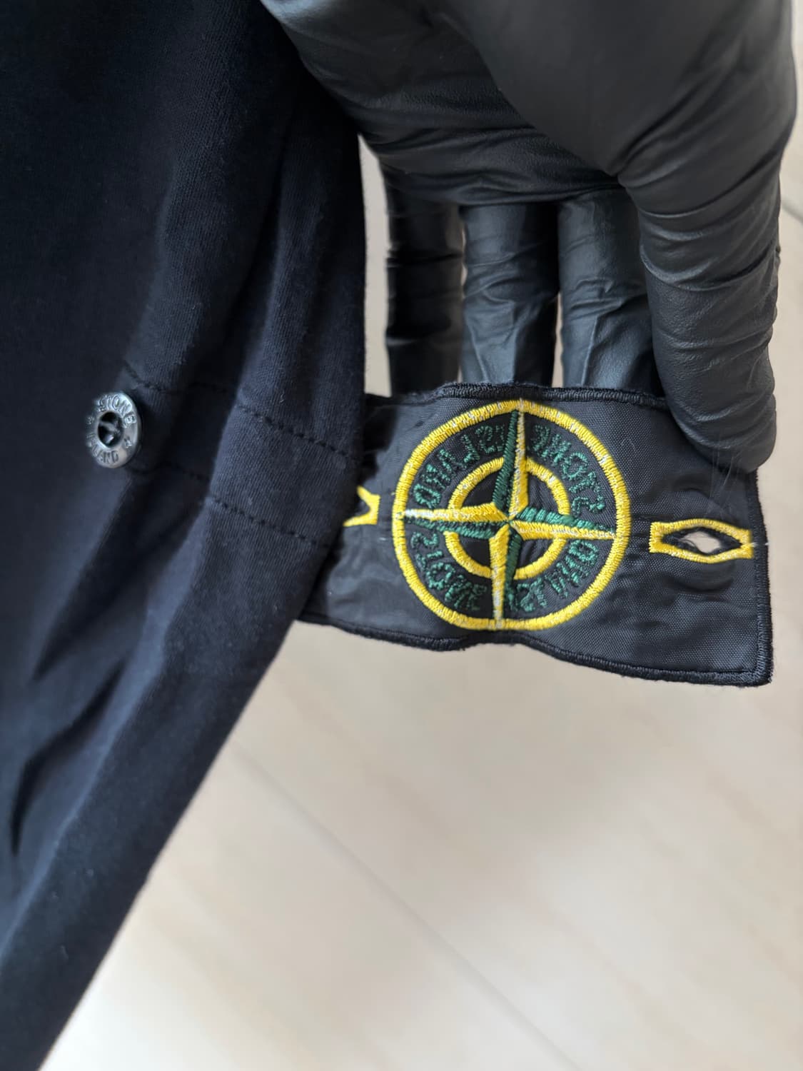 스톤아일랜드 롱슬리브 브이넥 티셔츠 상품이미지5