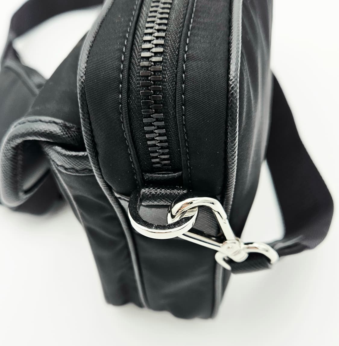 프라다 리나일론 멀티 포켓 크로스백 상품이미지7