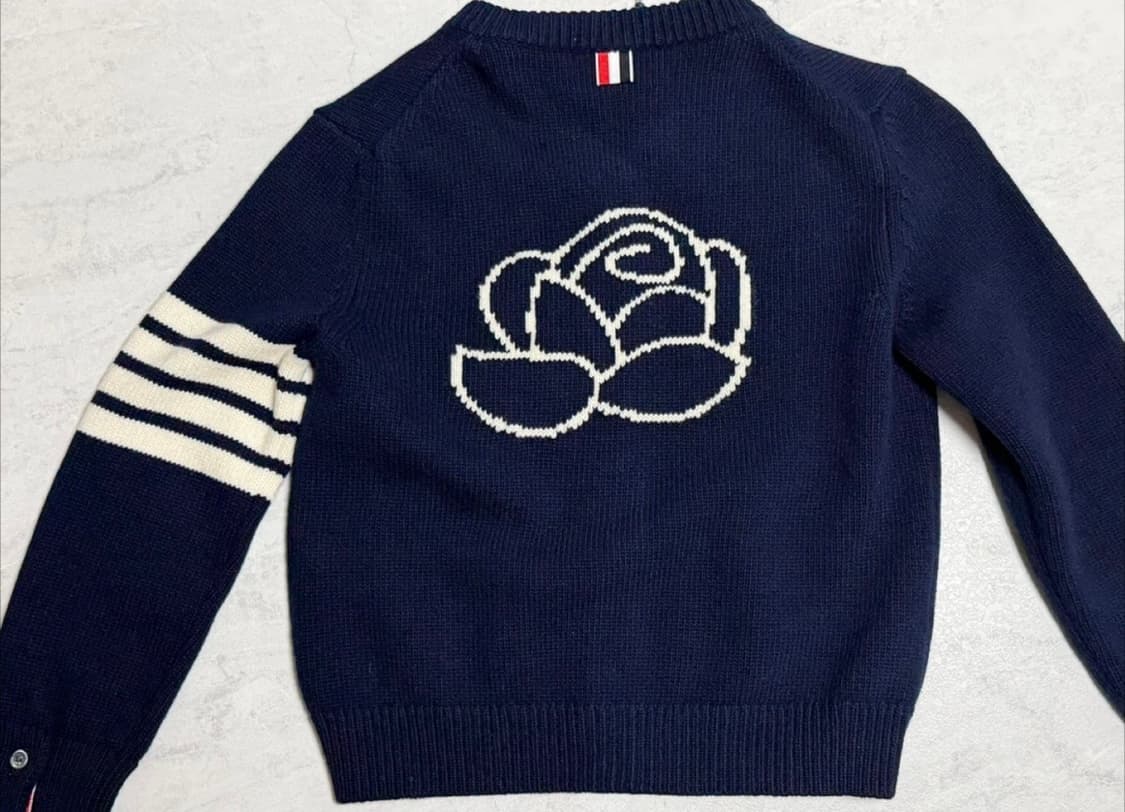 24FW 새상품급 톰브라운 로즈 아이콘 울 가디건  상품이미지1