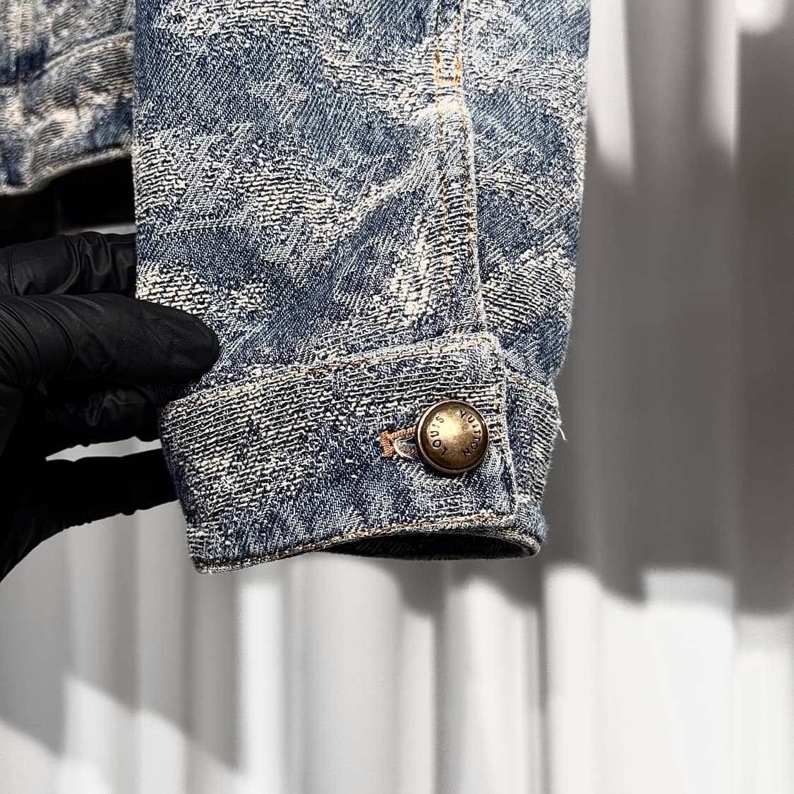 [새상품/105] 25FW루이비통 테피스트리 모노그램 데님 트러커 자켓 상품이미지7