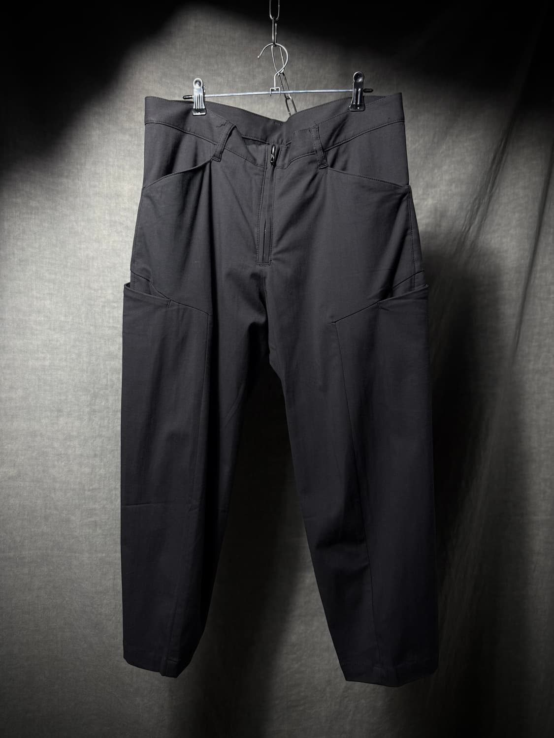 ATTACHMENT Multi Pocket Cropped Pants 상품이미지1