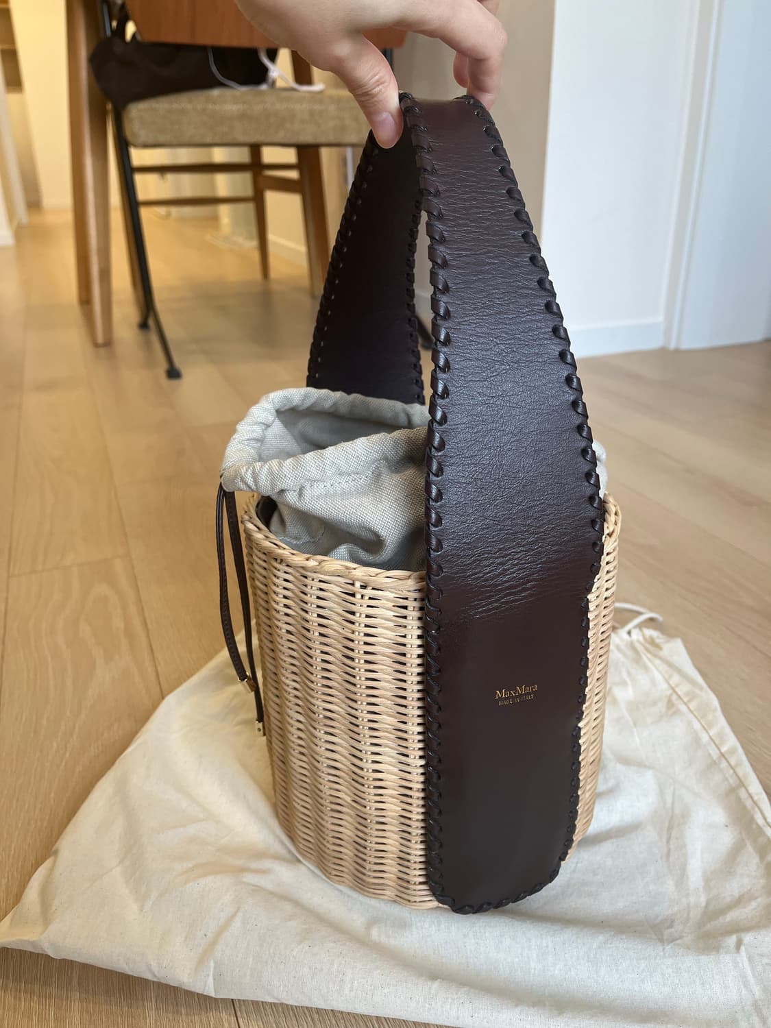 막스마라 라틴 원통 백 (3회 착용) 상품이미지4