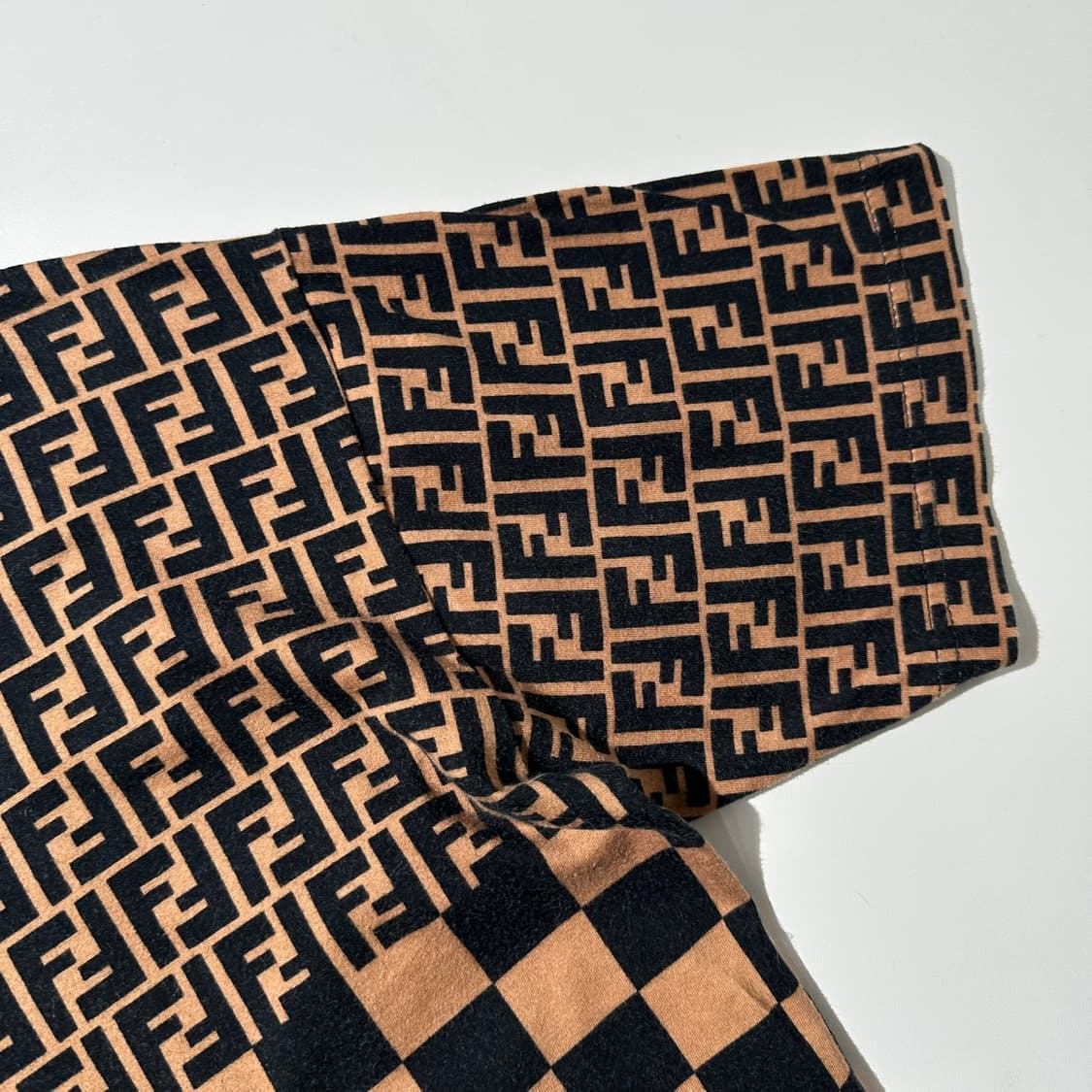 펜디 주카패턴 모노그램 반팔 티셔츠 상품이미지5