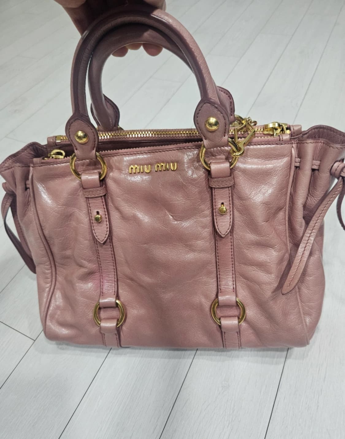 미우미우 비텔로샤인백 상품이미지2