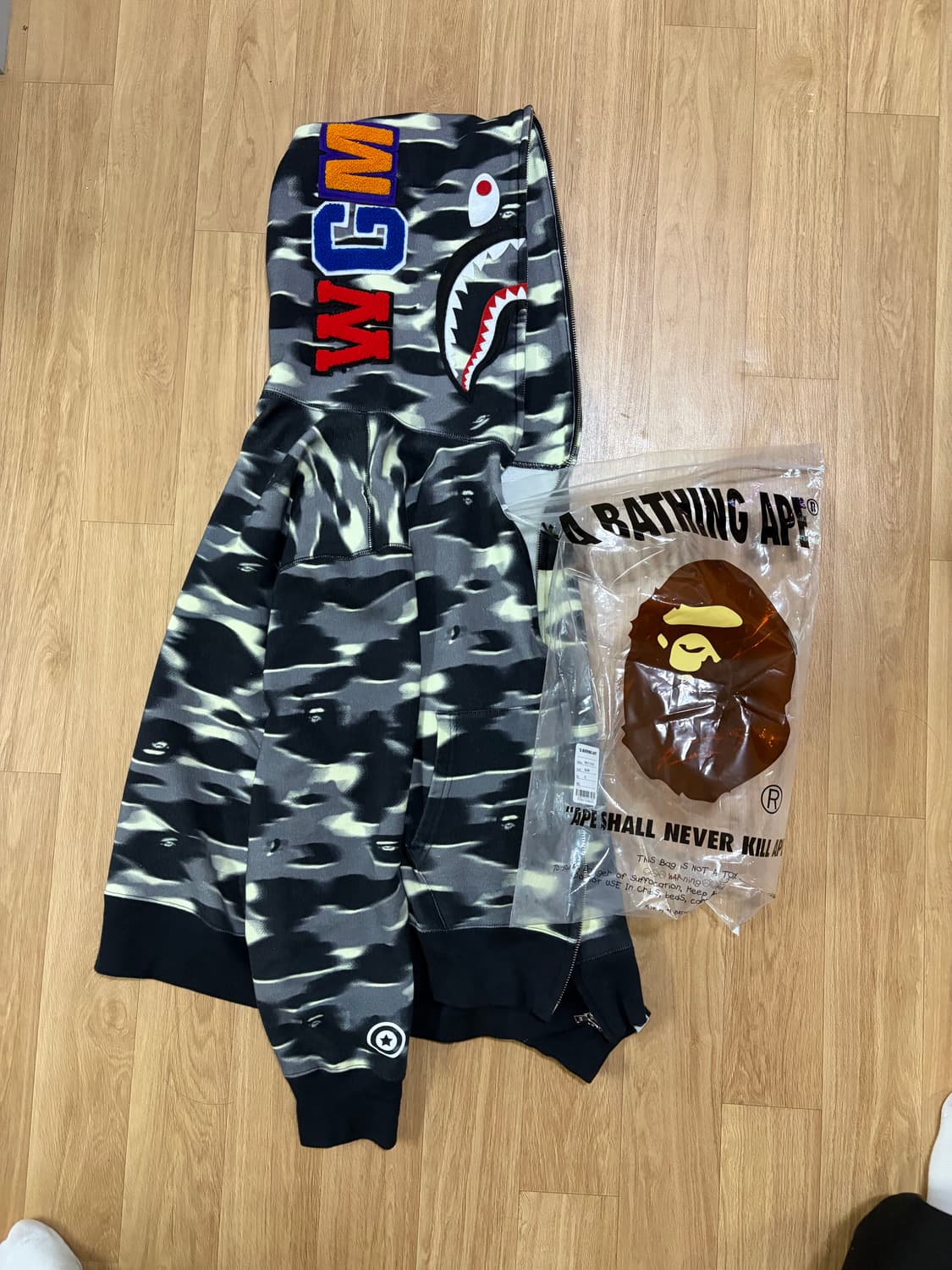 (XL)베이프 스크린카모 샤크후드집업 상품이미지1
