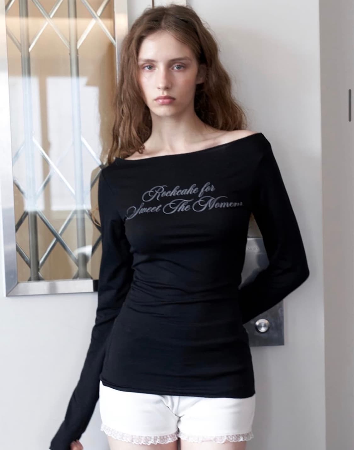 락케이크 cursive mesh top black 매쉬 오프숄더 탑 블랙 상품이미지1